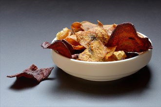 Vegetable chips in shell