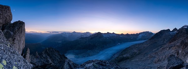 Rhonegletscher vom Klein Furkahorn nach Sonnenuntergang