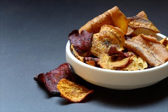 Vegetable chips in shell