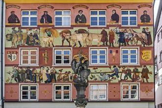 Facade painted with rural motifs in Herrenstrasse