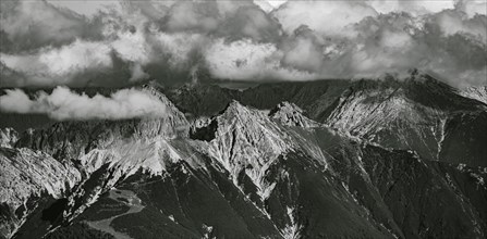 Rocky mountain ridge