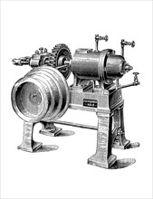 Eine Maschine zur Herstellung von Gummischlaeuchen