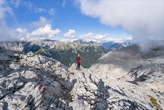 Hikers descending from Hohe Munde