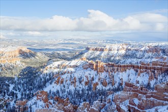 Bryce Canyon lookout in wintertime