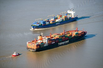 Aerial view of the container ships Washington Express of the Hapag Lloyd Reederei and Vivia A of the Arkas Reederei on the Elbe
