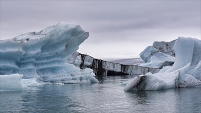 Icebergs in the bay of Yoekulsarlon