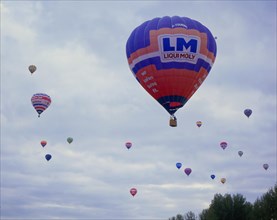 Aufsteigende Heissluftballons