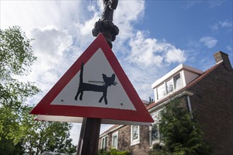 Curious traffic sign