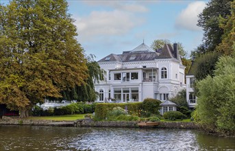 Luxury villas on the Aussenalster