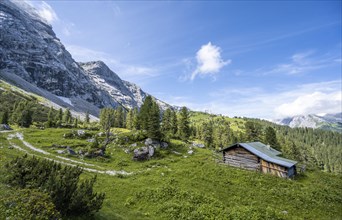 Small wooden hut in Reintal