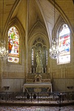 Gothic chapel in the choir ambulatory with statue of the Virgin Mary