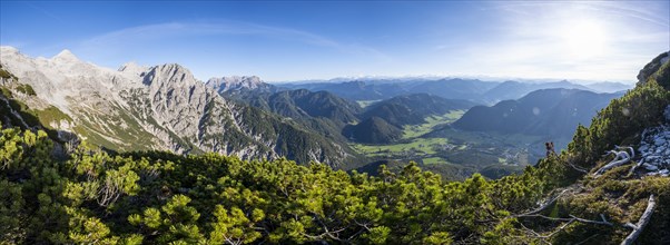 View of mountain landscape with peak Westliches Geiselhorn