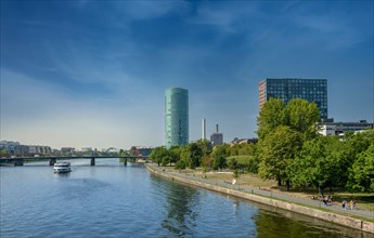 The River Main with the Westhafentower