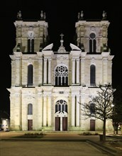 Main facade baroque collegiate church Eglise Notre Dame at night
