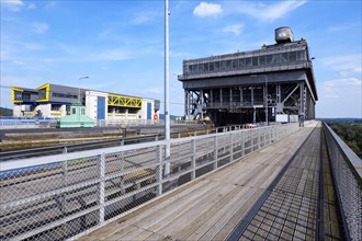 Old and new Niederfinow ship hoist