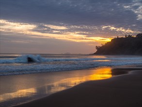 Morning atmosphere in front of sunrise at Hot Water Beach