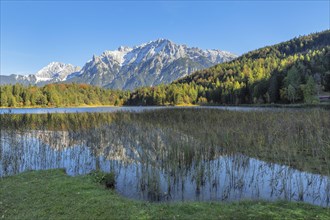 View over the Lautersee to the Karwendel Mountains