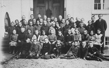 Class photo of a school class from Bavaria