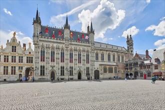 Burgplatz und Rathaus