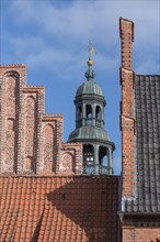 Rathausturm mit Glockenspiel