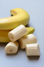 Bananas and banana pieces
