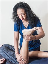 Knee flexion physiotherapy