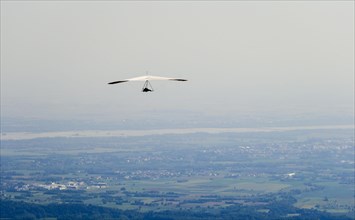 Hang glider with take-off from Monte Valinis