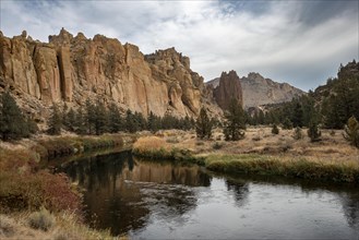 Rock walls reflected in the course of the Crooked River