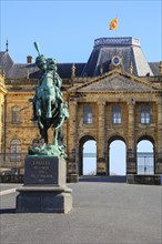 Court of honour with equestrian statue of Lasalle