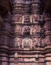 Sculptures in Vishvanatha temple