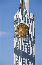 Technische Universitaet mit Riesenrad am Turm
