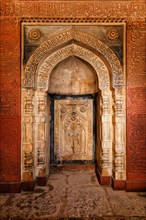 Decorated arch inside Isa Khan tomb