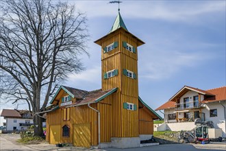 Feuerwehrhaus mit Turm