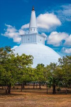 Ruwanweliseya Dagoba Buddist stupa in Anuradhapura