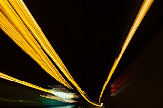 Autobahn Beleuchtung waehrend der Fahrt als Mitzieher