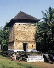 Keezhthali Mahadeva temple in Kodungallur