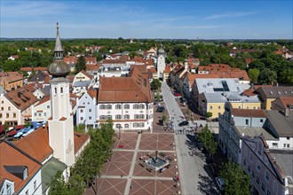 View from the city tower to the Schrannenplatz with the Frauenkircherl