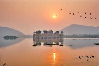 Tranquil morning at famous indian tourist landmark Jal Mahal