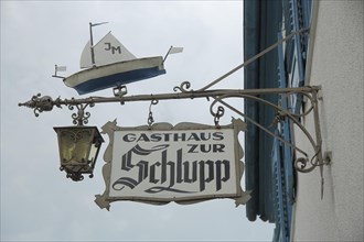 Nose sign with sailing boat and lantern from the Gasthaus Zur Schlupp in Niederwalluf