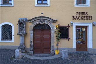 Barockes Eingangsportal von Jesus Baeckerei