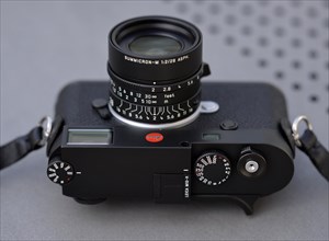 Studioaufnahme Leica M10-R schwarz verchromt