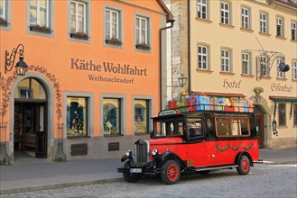 Vintage cars in front of Kaethe Wohlfahrt