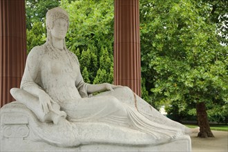 Elisabethenbrunnen with sculpture of the Greek goddess Hygieia in the spa garden