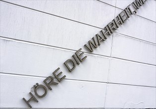 Inscription on the facade of the Jewish Museum in Berlin
