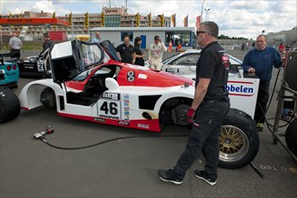 Porsche 962 prototype in front of the start