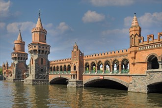 Oberbaum bridge over the Spree river