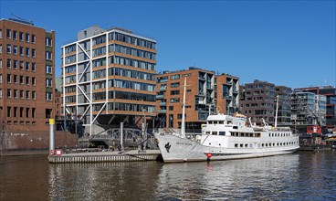 Sandtorhafen with the traditional ship harbour at Sandtorkai