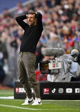 Trainer Coach Markus Weinzierl FC Augsburg FCA