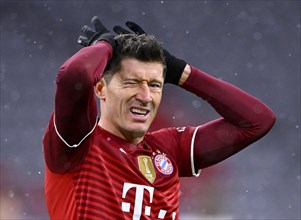 Robert Lewandowski FC Bayern Munich FCB 09 Disappointment after missed goal chance