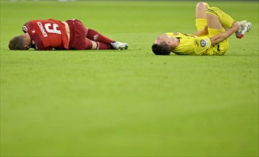 Verletzung nach Zweikampf Joshua Kimmich FC Bayern Muenchen FCB